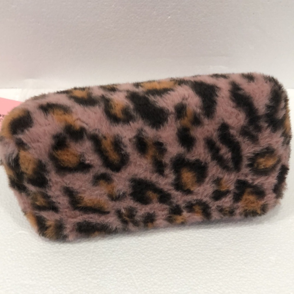 Juicy Couture Faux Fur Pouch NWT - Picture 5 of 5